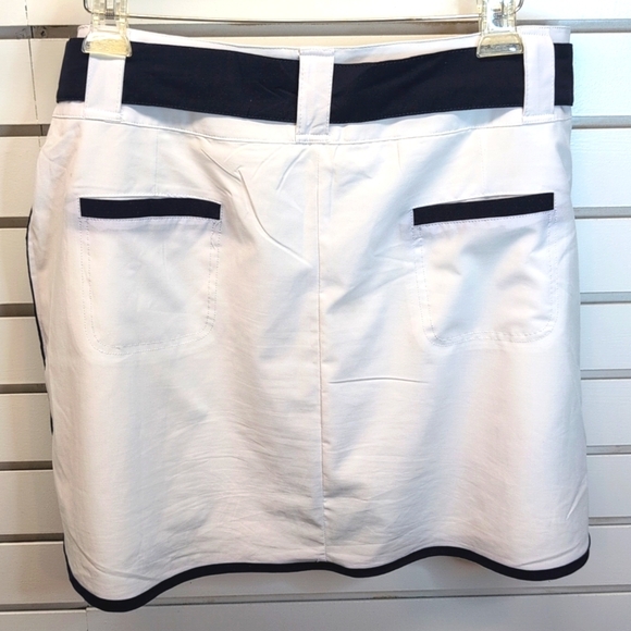 Emerald 18 White skort with Navy Trim size 14 EUC - Picture 2 of 5